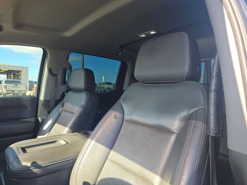 Used 2020 GMC Sierra 1500 SLT RWD image 9