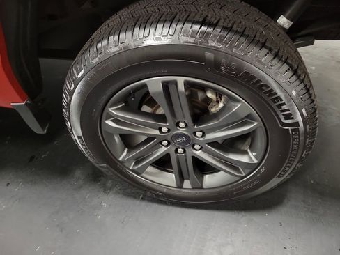 Used 2023 Ford F150 Lariat w/ Equipment Group 502A High image 11