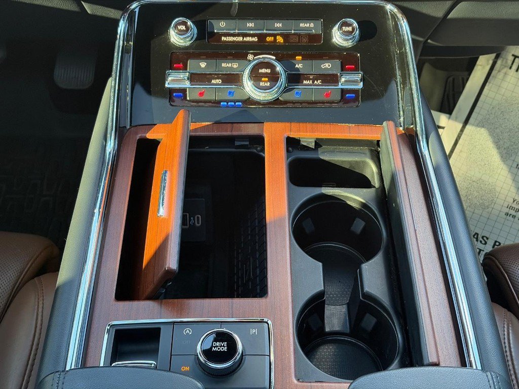 Used 2023 Lincoln Navigator Reserve AWD/4WD image 19