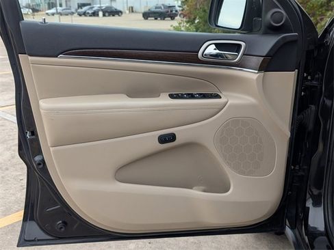 Used 2015 Jeep Grand Cherokee Limited image 13