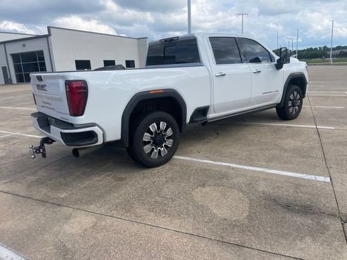 Used 2024 GMC Sierra 2500 Denali w/ Denali Reserve Package AWD/4WD image 4