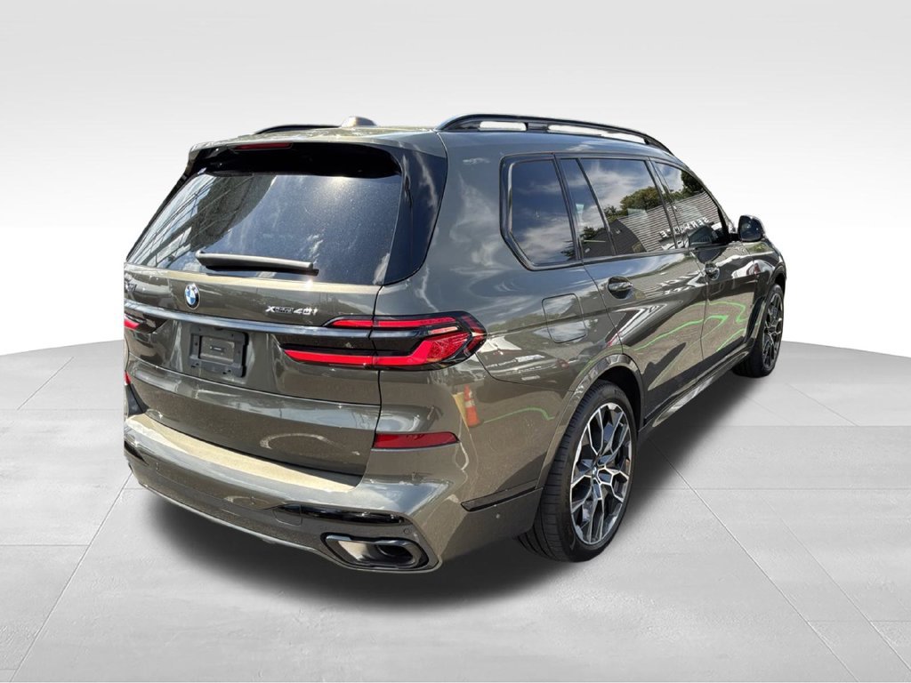 Used 2024 BMW X7 xDrive40i w/ M Sport Package AWD/4WD image 6