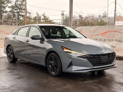 Used 2022 Hyundai Elantra SEL image 6