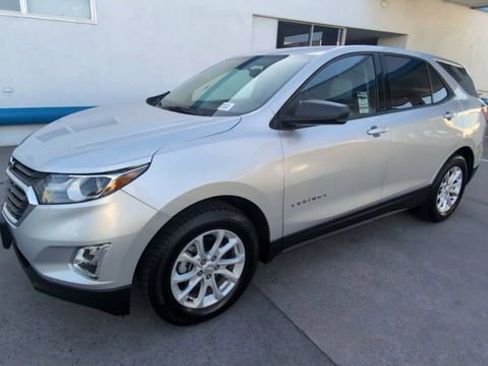 Certified 2019 Chevrolet Equinox LS w/ LS Convenience Package FWD image 4