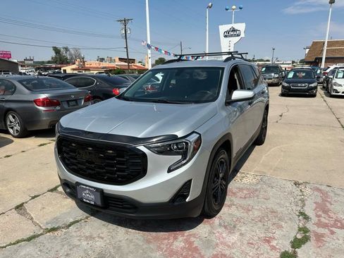 Used 2018 GMC Terrain SLE w/ Infotainment Package I FWD image 3