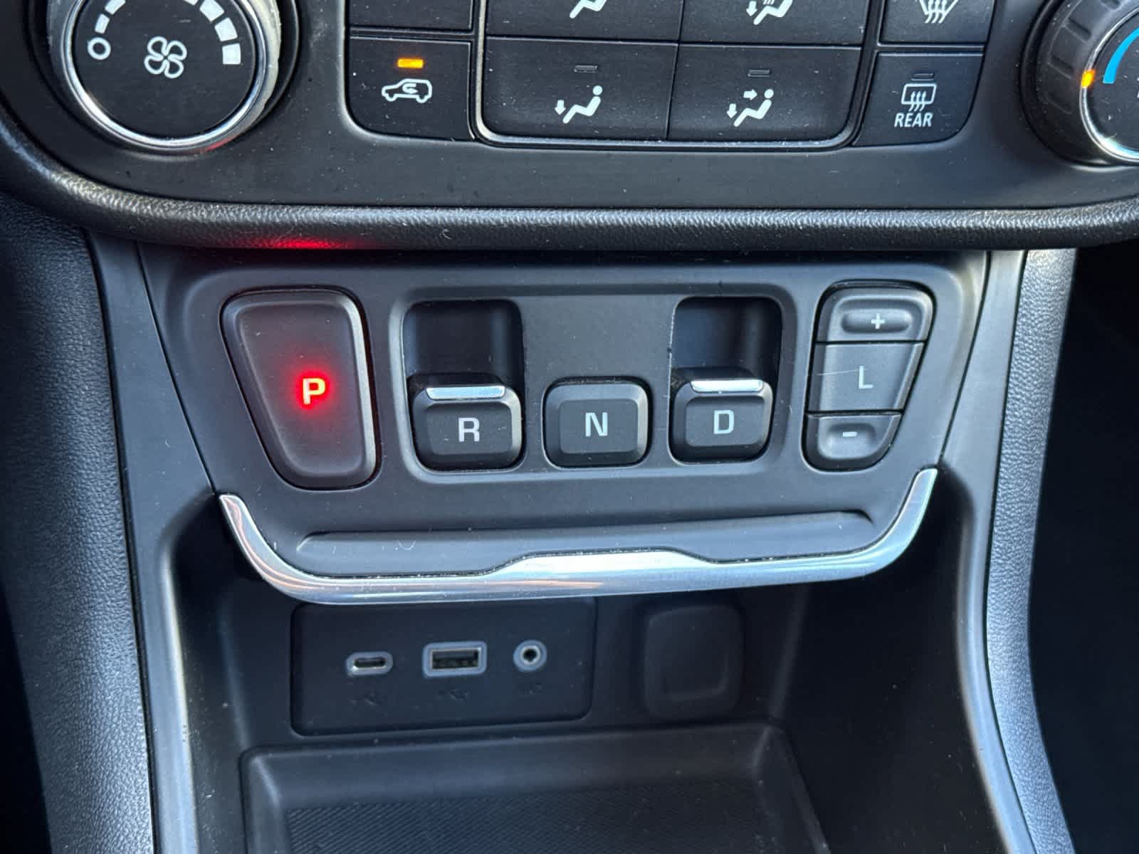 Used 2020 GMC Terrain SLE FWD image 21