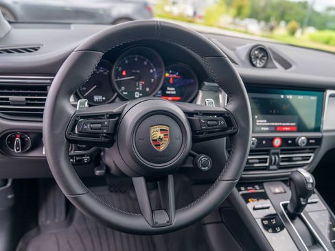 Certified 2026 Porsche Macan AWD/4WD image 14