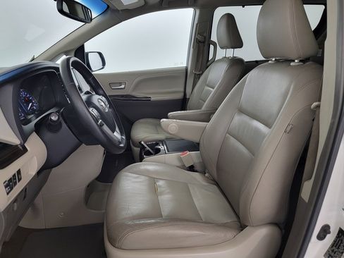 Used 2015 Toyota Sienna XLE Premium image 14