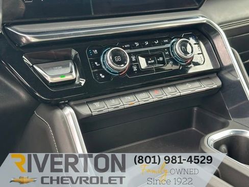 Used 2024 GMC Sierra 3500 Denali Ultimate AWD/4WD image 10