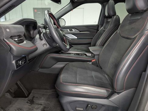 Certified 2025 Ford Explorer ST AWD/4WD image 4