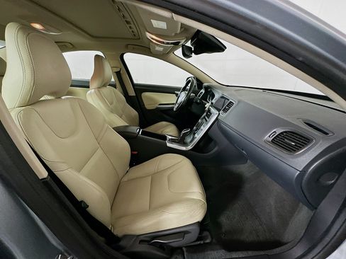 Used 2018 Volvo S60 T5 Dynamic w/ Vision Package FWD image 31