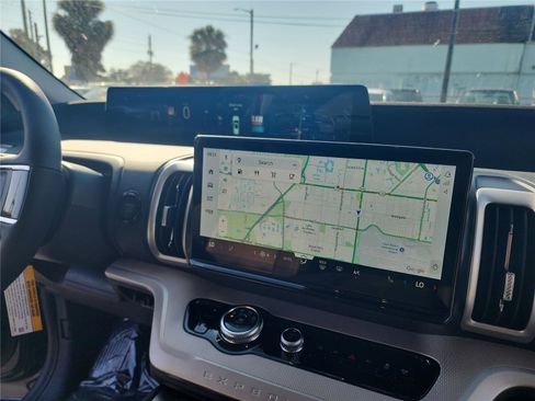 New 2026 Ford Expedition Active image 28