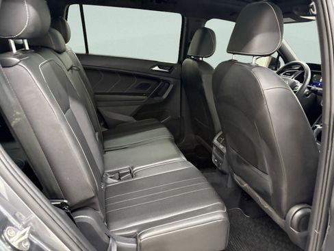 Used 2023 Volkswagen Tiguan SE R-Line image 24