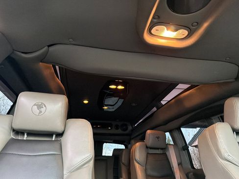 Used 2020 GMC Savana 2500 Extended w/ Enhanced Convenience Package image 19