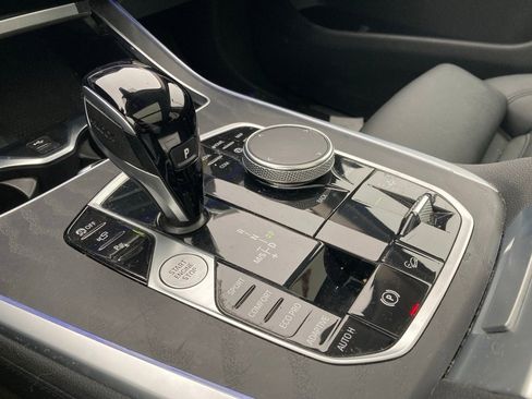 Used 2022 BMW X7 xDrive40i w/ Premium Package image 23