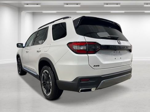 New 2026 Honda Pilot Touring image 3