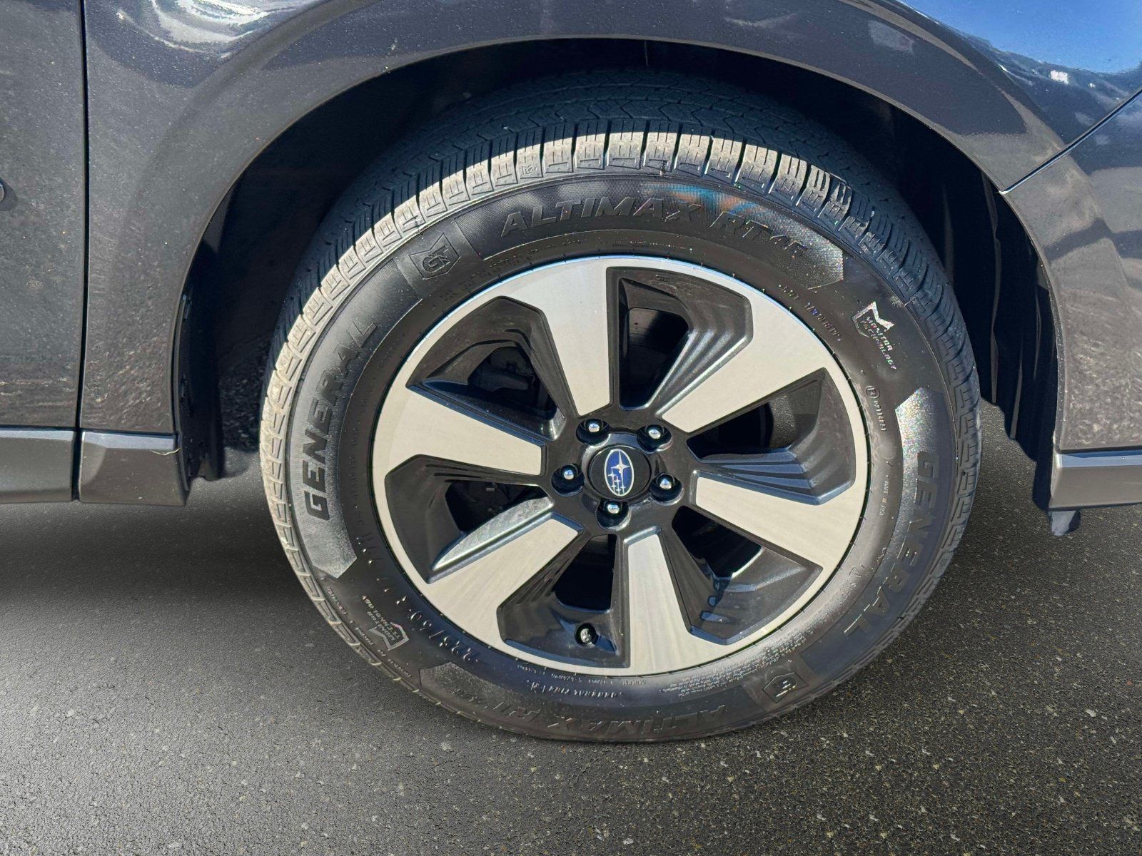 Used 2017 Subaru Forester 2.5i Premium w/ All-Weather Package AWD/4WD image 6