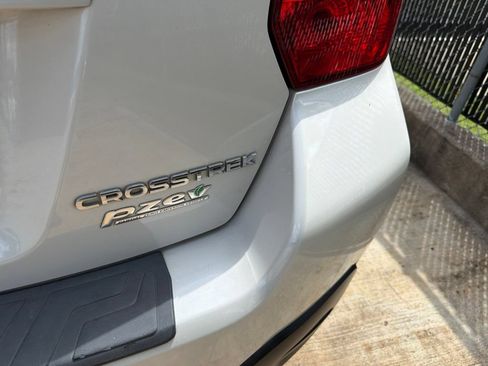 Used 2016 Subaru Crosstrek 2.0i Premium AWD/4WD image 12