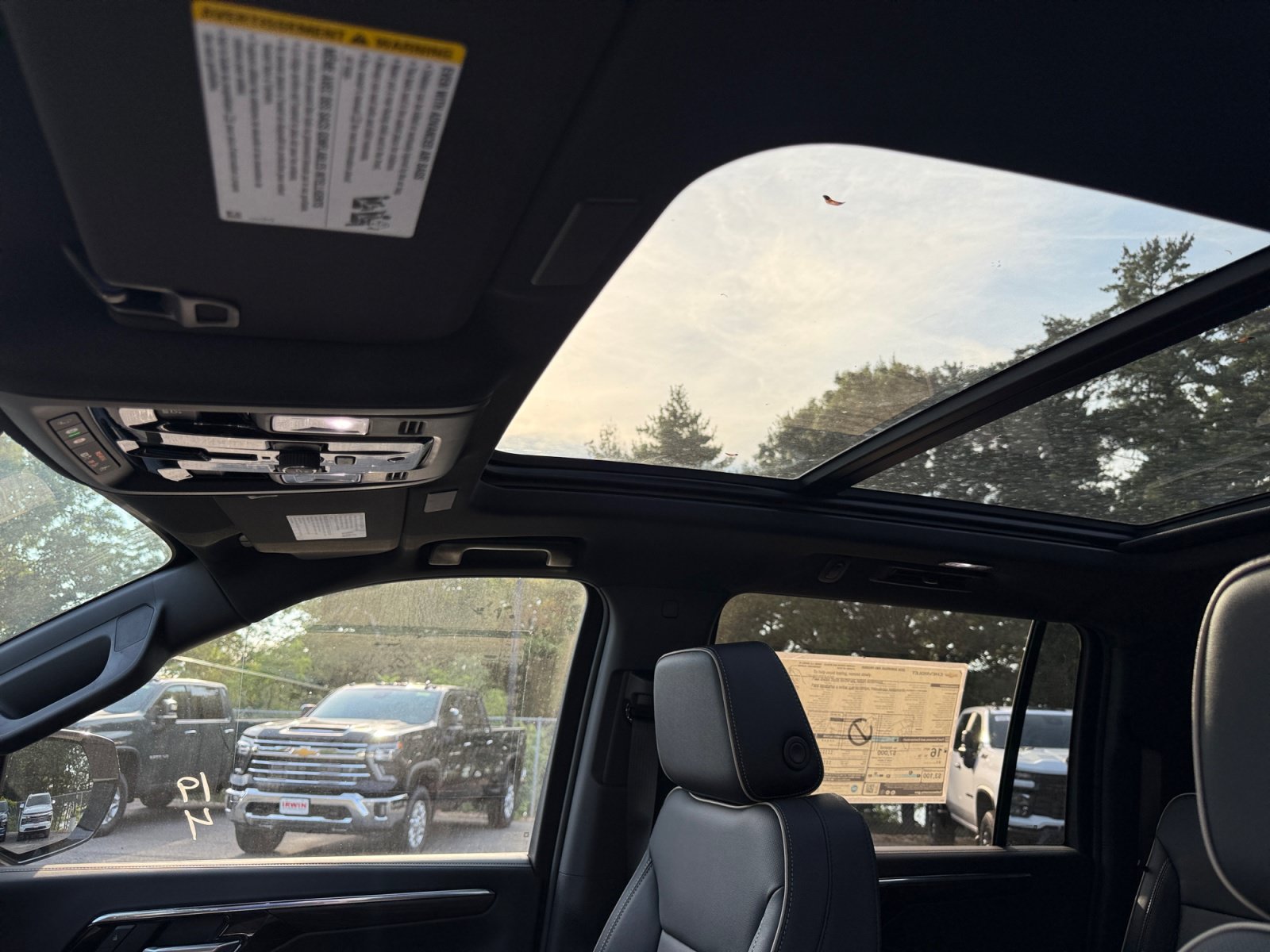 New 2026 Chevrolet Suburban Premier w/ Sun And Tow Package AWD/4WD image 30