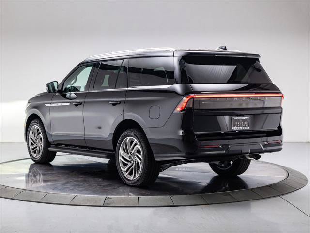 New 2027 Lincoln Navigator Premiere RWD image 3