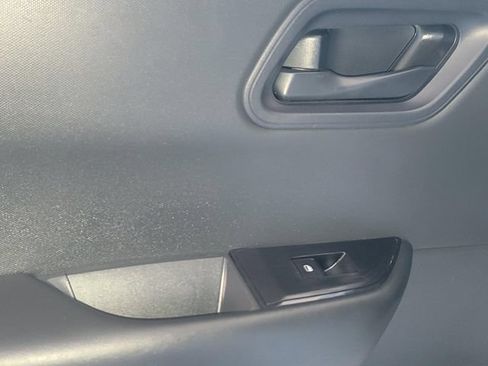 Used 2024 Nissan Rogue S FWD image 10