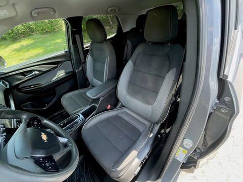 Used 2022 Chevrolet TrailBlazer LT w/ Convenience Package FWD image 19