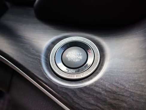 Used 2021 Jeep Grand Cherokee L Limited AWD/4WD image 19