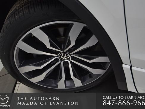 Used 2022 Volkswagen Tiguan SEL R-Line image 36