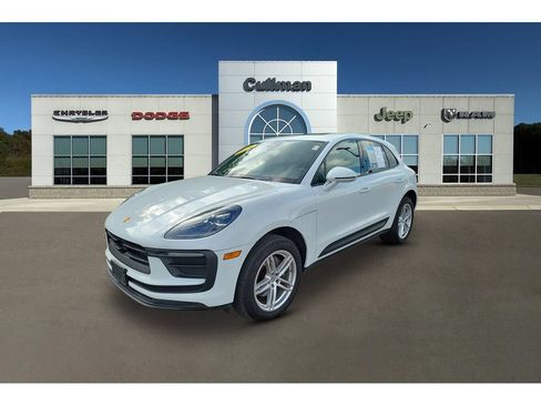 Used 2024 Porsche Macan Turbo AWD/4WD image 7