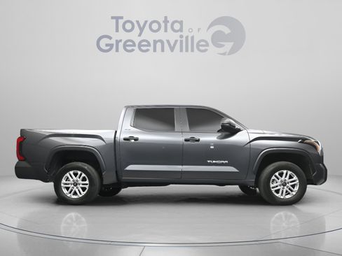 Used 2025 Toyota Tundra SR5 AWD/4WD image 17