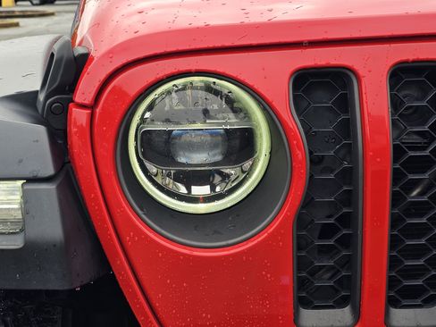 Used 2022 Jeep Wrangler Unlimited Rubicon 4xe w/ Cold Weather Group AWD/4WD image 5