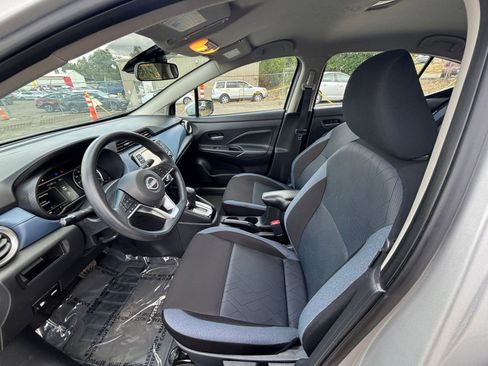 Used 2025 Nissan Versa SV FWD image 24