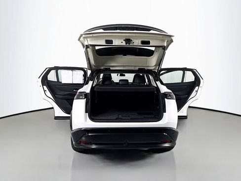 Used 2024 Nissan Ariya AWD image 25