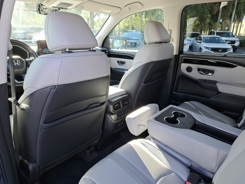 Certified 2025 Honda Pilot EX-L image 10