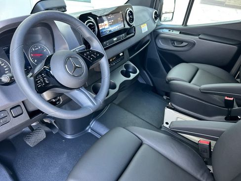 New 2026 Mercedes-Benz Sprinter 2500 image 9
