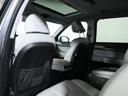 Used 2022 Hyundai Palisade SEL w/ Premium Package AWD/4WD image 7