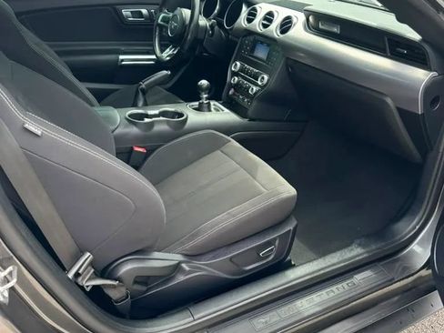Used 2019 Ford Mustang GT w/ Black Accent Package RWD image 11