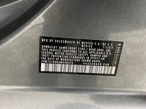 Used 2025 Volkswagen Jetta SE FWD image 25