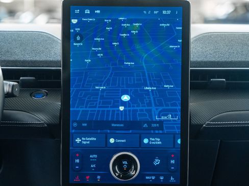 Certified 2025 Ford Mustang Mach-E Premium image 26