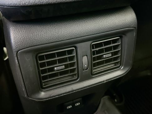 Used 2022 Toyota RAV4 XLE Premium image 28