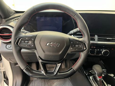 Used 2025 Chevrolet Trax RS w/ Driver Confidence Package image 17