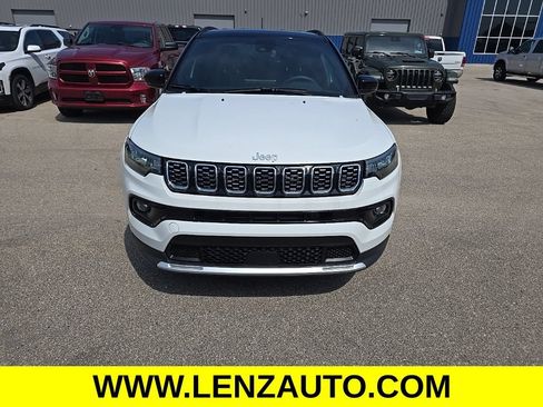 Used 2025 Jeep Compass Limited AWD/4WD image 2