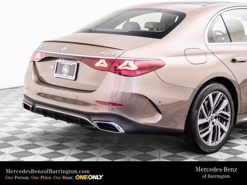 New 2026 Mercedes-Benz E 350 4MATIC Sedan image 40