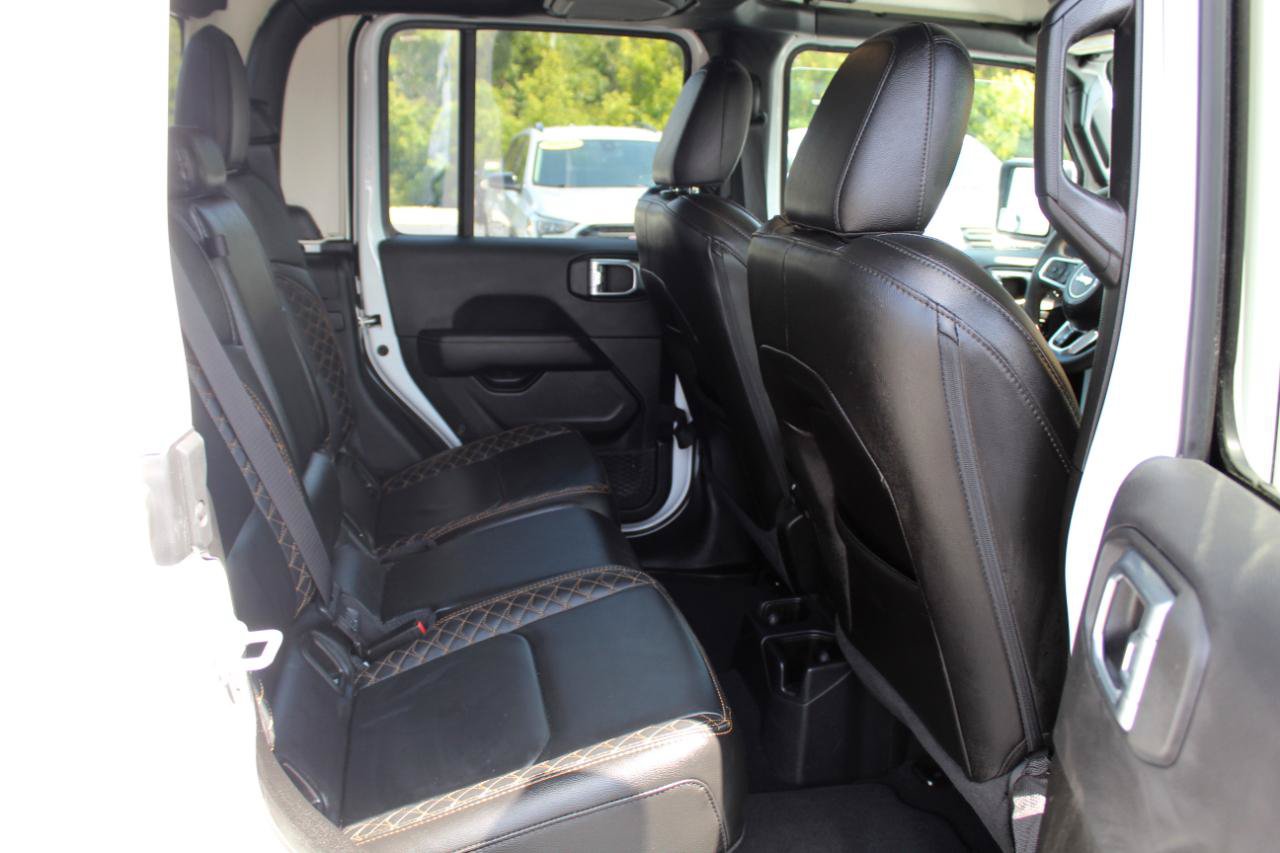 Used 2023 Jeep Gladiator Overland AWD/4WD image 12