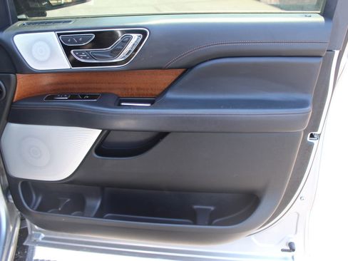Used 2022 Lincoln Navigator L Black Label AWD/4WD image 13