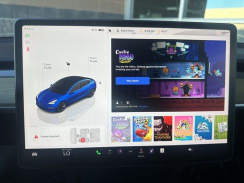 Used 2023 Tesla Model 3 Standard Range image 29