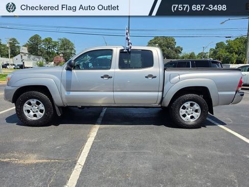 Used 2015 Toyota Tacoma 4x4 Double Cab w/ TRD Off-Road Package image 2