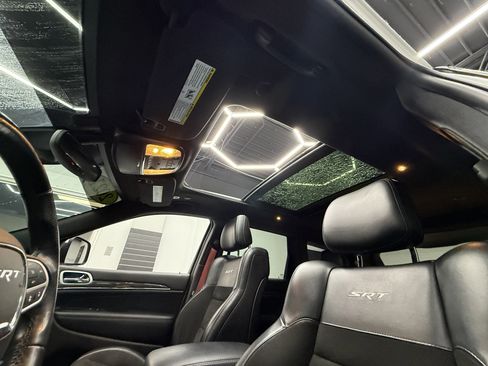 Used 2021 Jeep Grand Cherokee SRT image 4