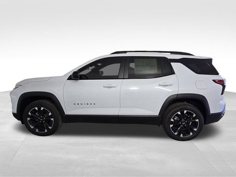 New 2026 Chevrolet Equinox RS w/ Convenience Package III FWD image 4