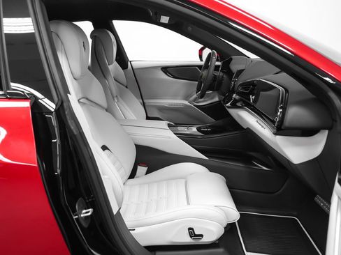 Certified 2025 Ferrari Purosangue AWD/4WD image 29